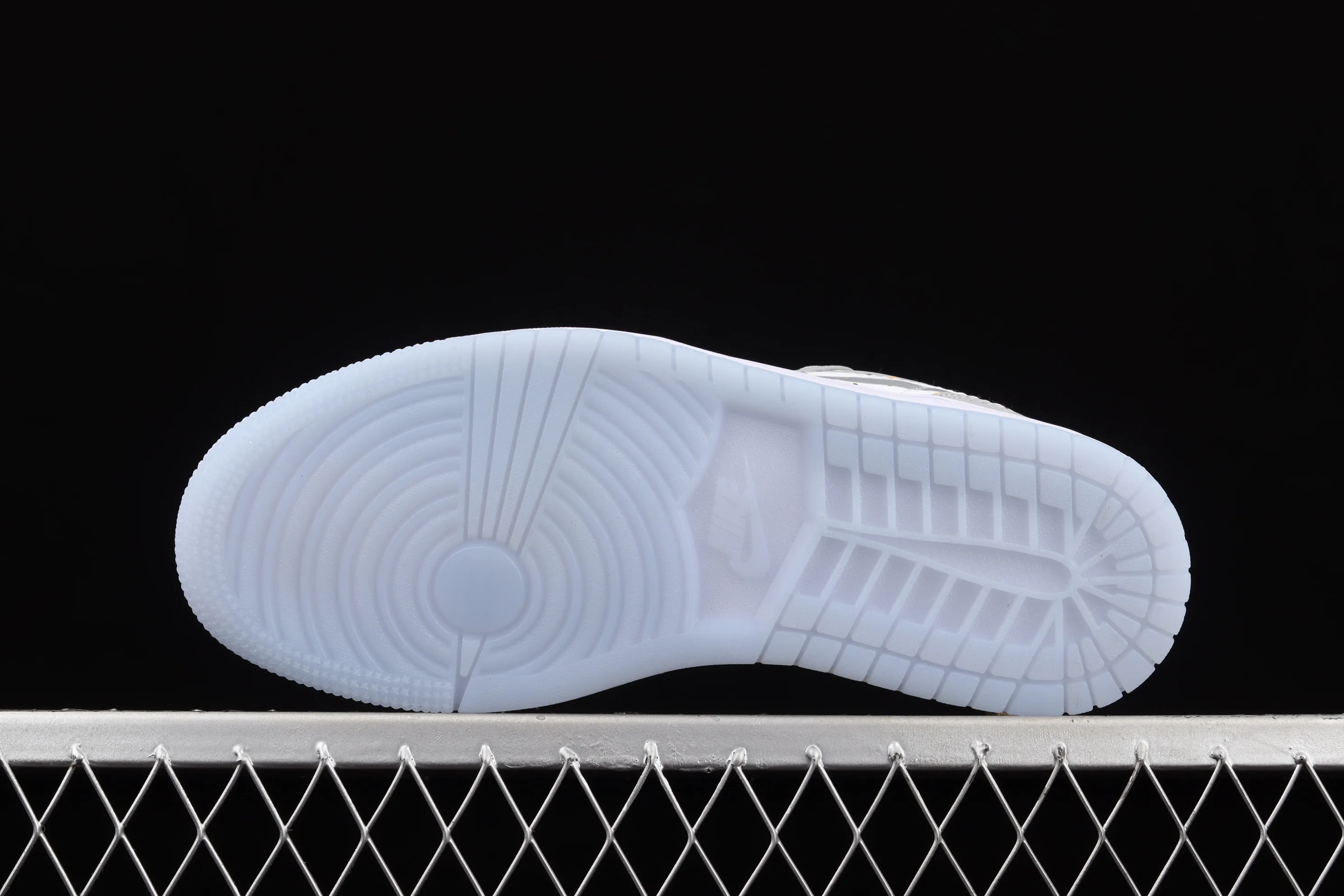 All categories Air Jordan Jordan series basketball shoes Air Jordan 1 Low Air Jordan 1 Low AJ1 Joe 1 inkjet white gray low-top cultural basketball shoes DC0774-001
